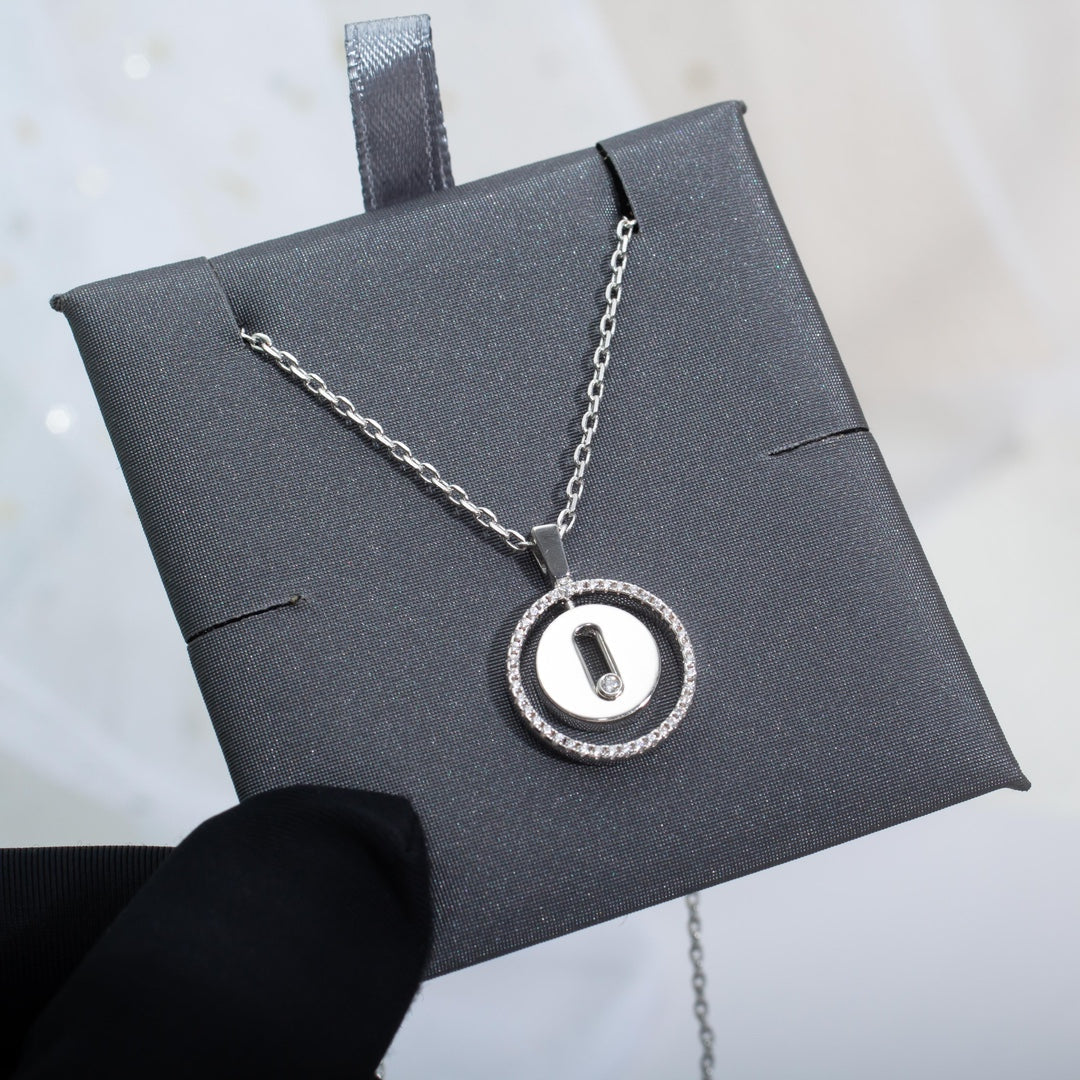 LUCKY MOVE SILVER NECKLACE