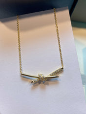 KNOT NECKLACE GOLD DIAMONDS