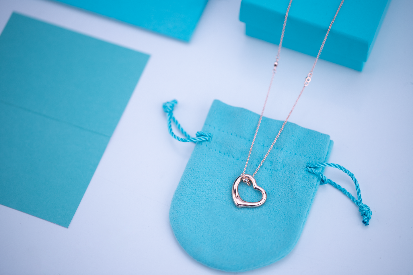 OPEN HEART PEDANT PINK GOLD NECKLACE