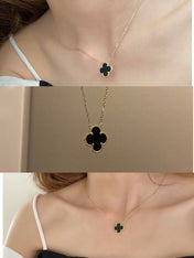 CLOVER PEDANT ONYX NECKLACE
