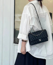 FLAP BAG 25CM SILVER HARDWARE BLACK LAMBSKIN