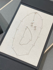 CLASSIC BUTTERFLY PETITE DIAMOND SILVER NECKLACE