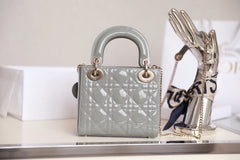 LADY 17 IN GRAY WITH CANNAGE PATTERN