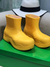 PUDDLE ANKLE BOOT IN BRIGHT YELLOW RUBBER