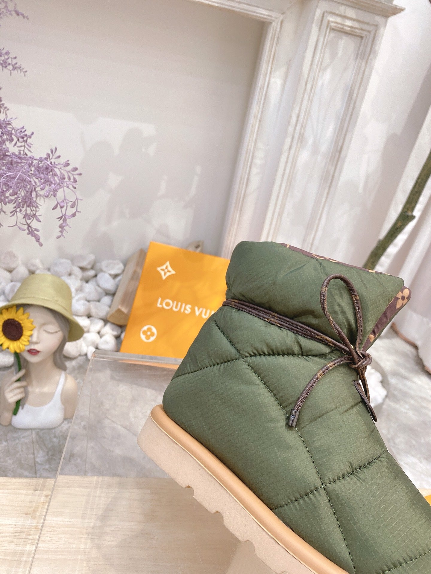 PILLOW COMFORT ANKLE BOOTS IN ARMY GREEN NYLON