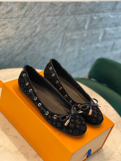 LV WOMEN'S BALLET FLAT IN BLACK MONOGRAM SUEDE WITH BOW