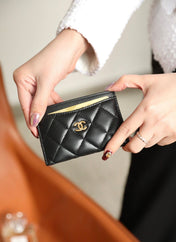 CC CARD HOLDER 11 BLACK CALFSKIN GOLD ICON