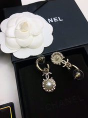 HOOP EARRINGS IN GOLD METAL WHITE PEARL CRYSTAL LOGO