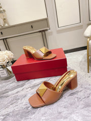 ONE STUD HEELED MULE 60 MM IN BRONZE BROWN CALFSKIN