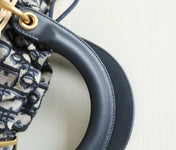 LADY 24 BASKET BAG IN BLACK OBLIQUE JACQUARD MIX BEIGE WICKER