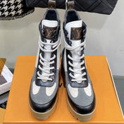 LAUREATE PLATFORM BOOTS IN WHITE CALFSKIN AND COIN GRAY SUEDE