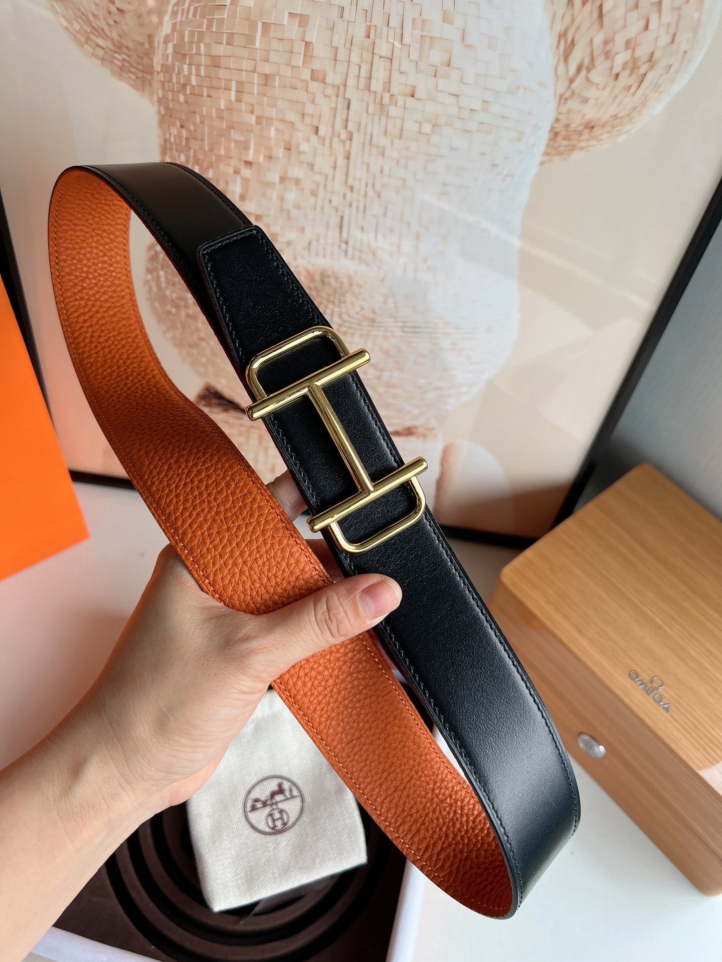 HM ROYAL BELT BUCKLE & REVERSIBLE NOIR AND ORANGE LEATHER STRAP 32 MM GOLD HARDWARE