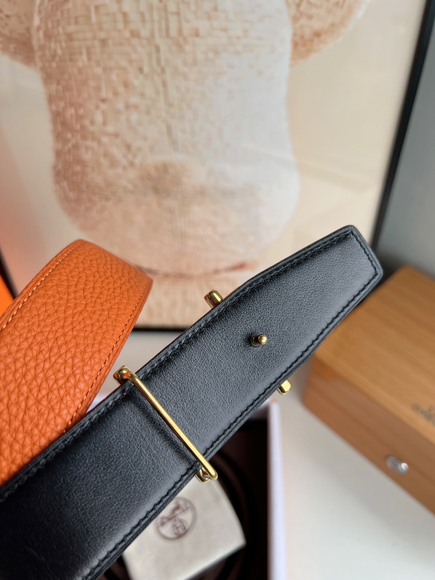 HM ROYAL BELT BUCKLE & REVERSIBLE NOIR AND ORANGE LEATHER STRAP 32 MM GOLD HARDWARE