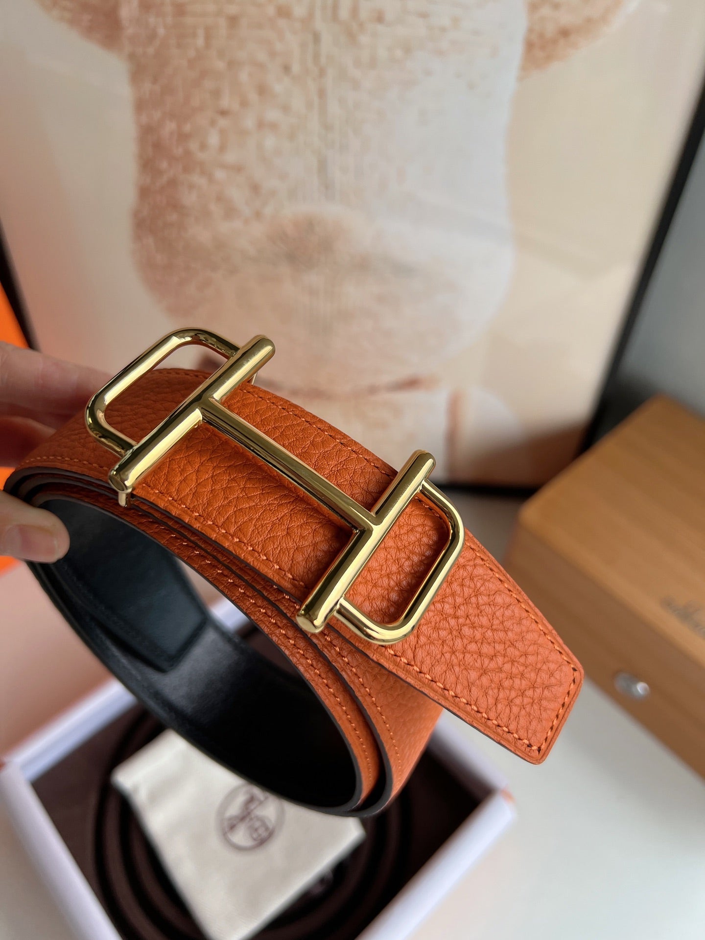 HM ROYAL BELT BUCKLE & REVERSIBLE NOIR AND ORANGE LEATHER STRAP 32 MM GOLD HARDWARE