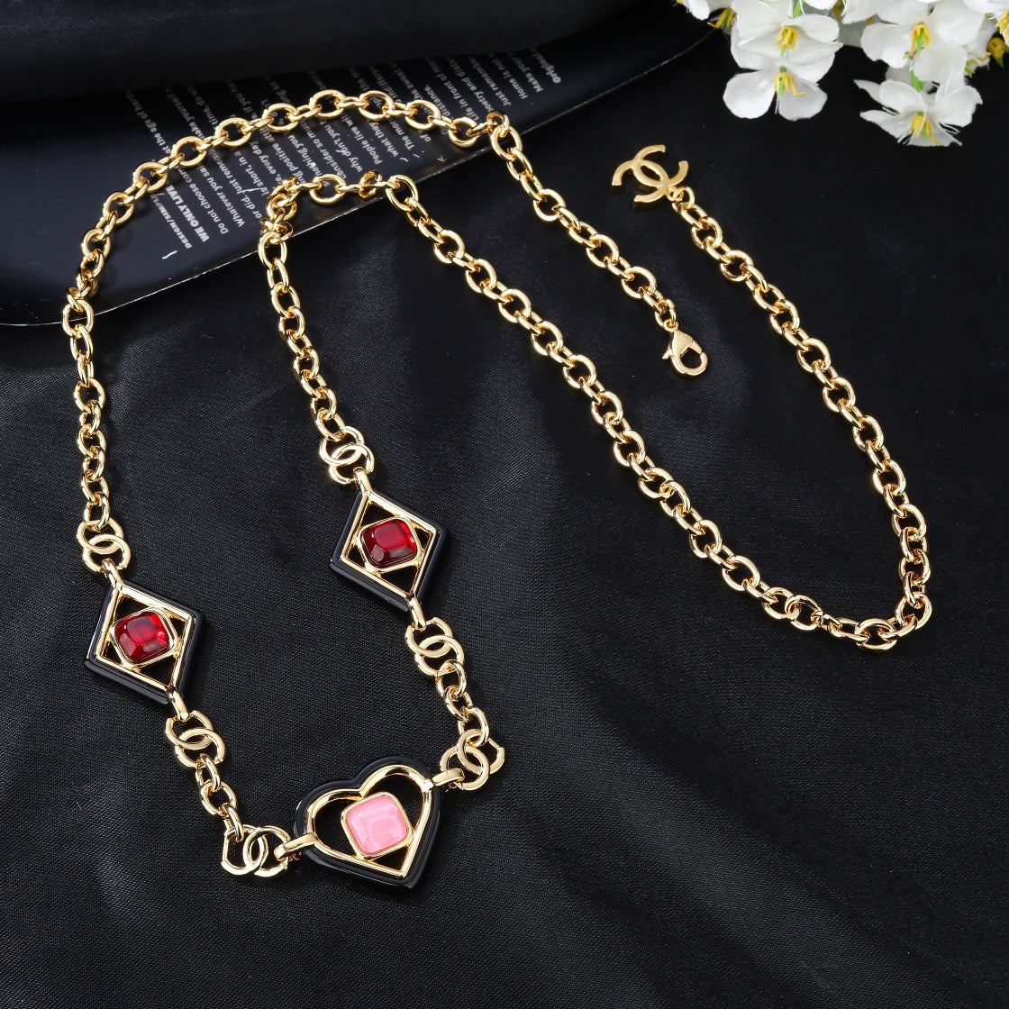 CHANEL 25S CHAIN BELT IN GOLD METALLIC STONE-EMBELLISHED 612713
