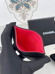 CC CARD HOLDER 19.5 BLACK GRAINED CALFSKIN GOLD ICON