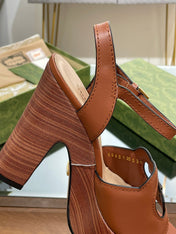 GG 120 INTERLOCKING G SANDAL CARAMEL CALFSKIN