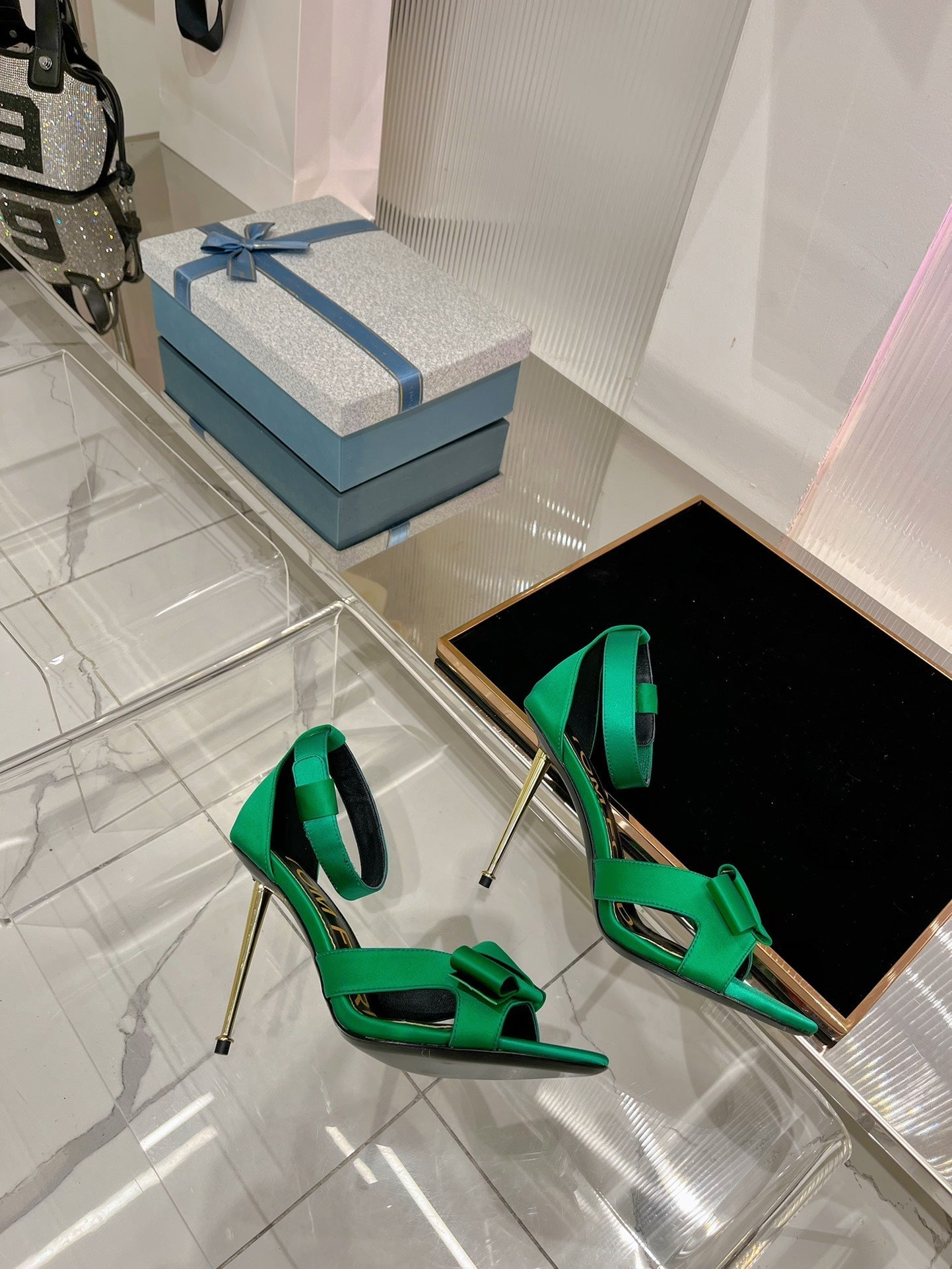 HIGH HEELS 11 CM IN COOL GREEN PURE SILK AND LAMBSKIN