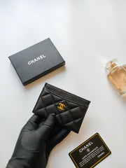 CC CARD HOLDER 11.2 BLACK GRAINED CALFSKIN GOLD ICON