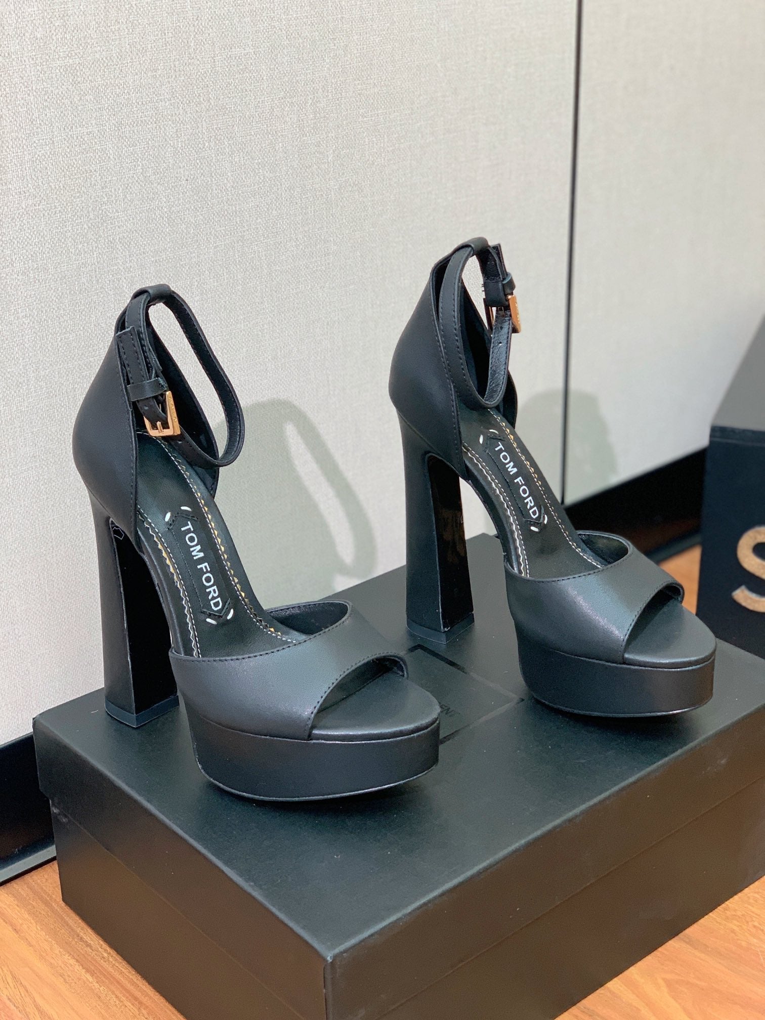 HIGH HEEL 14.5 CM SANDALS IN BLACK CALFSKIN