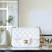 CHANEL 25S FLAP BAG 18 CM IN WHITE LAMBSKIN WITH GOLD HARDWARE