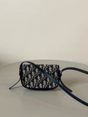 BOBBY EAST-WEST BAG 17 IN BLACK OBLIQUE JACQUARD