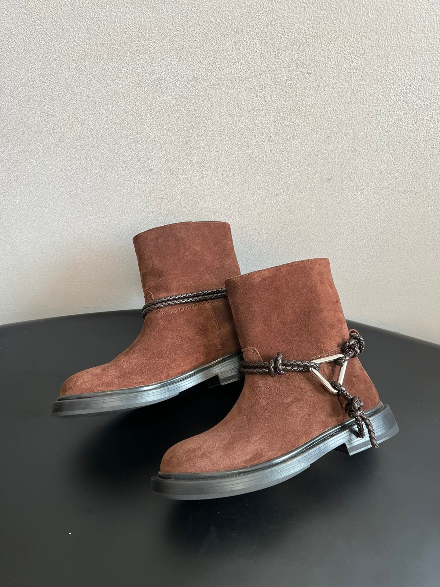 BOTTEGA VENETA 26S ANKLE BOOTS IN BROWN SUEDE