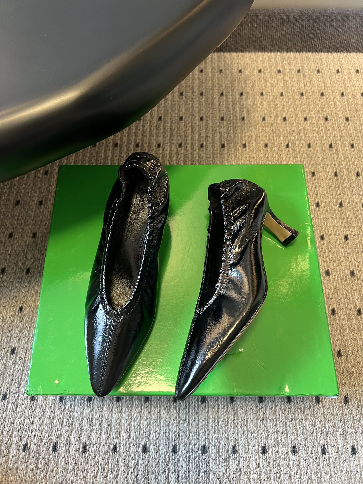 BOTTEGA VENETA 26S HIGH HEELS 40 MM IN BLACK CALFSKIN