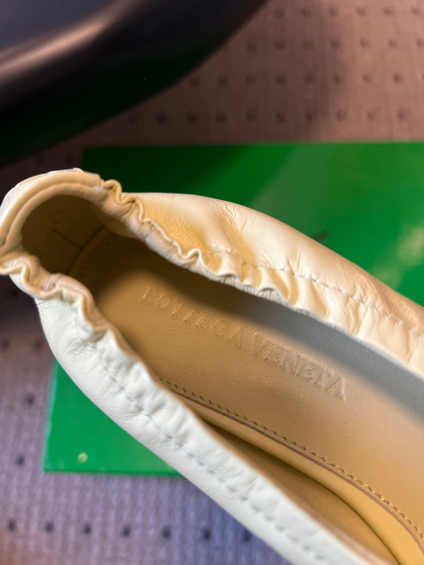 BOTTEGA VENETA 26S HIGH HEELS 40 MM IN CREAM WHITE CALFSKIN