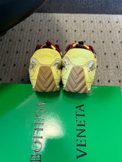 BOTTEGA VENETA 26S SNEAKERS IN LIGHT YELLOW SUEDE AND CREAM WHITE MESH FABRIC