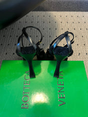 BOTTEGA VENETA 26S SQUARE-TOE HIGH-HEEL SANDALS 90 MM IN BLACK LAMBSKIN AND WOOL