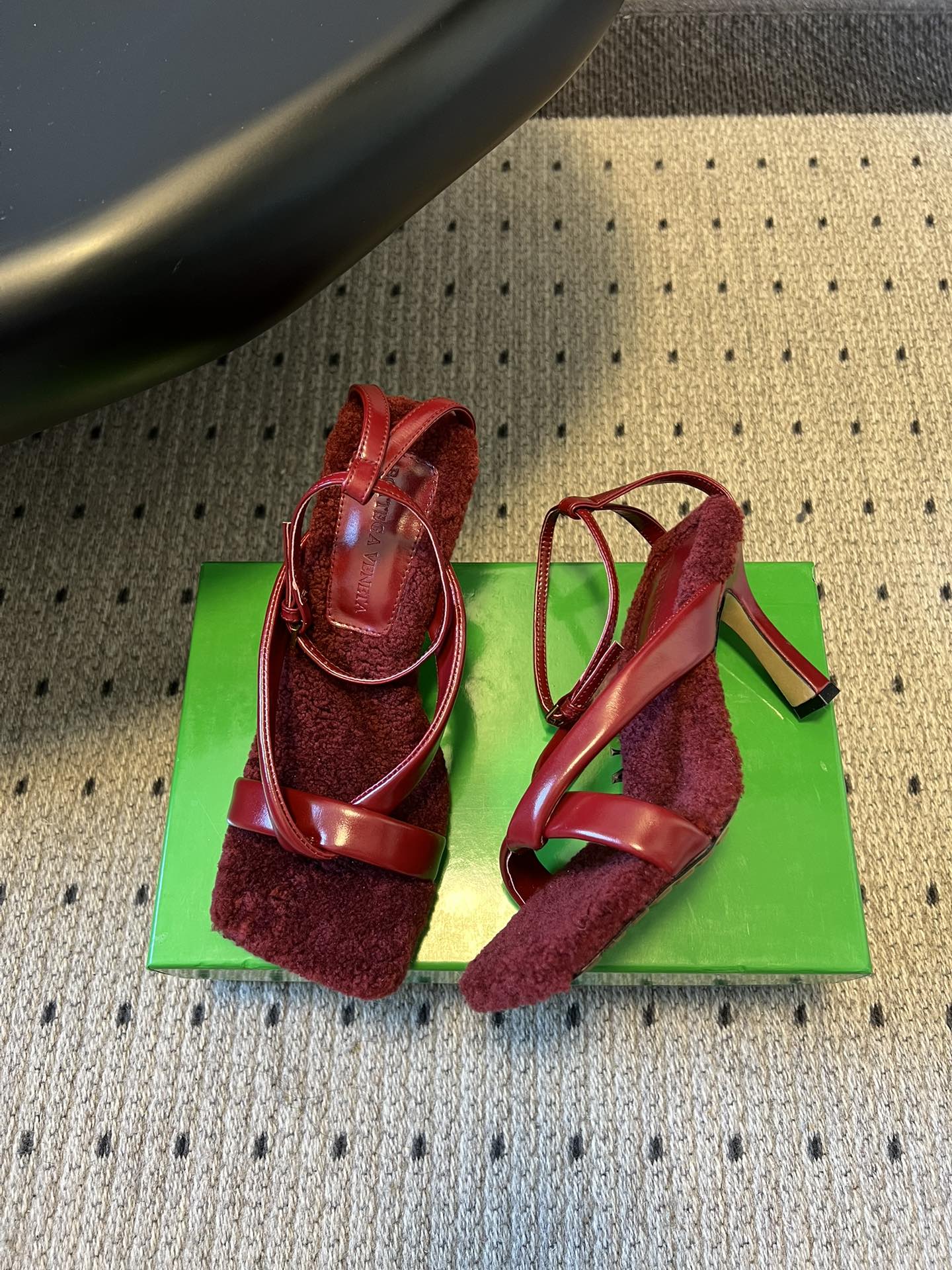 BOTTEGA VENETA 26S SQUARE-TOE HIGH-HEEL SANDALS 90 MM IN RED LAMBSKIN AND WOOL