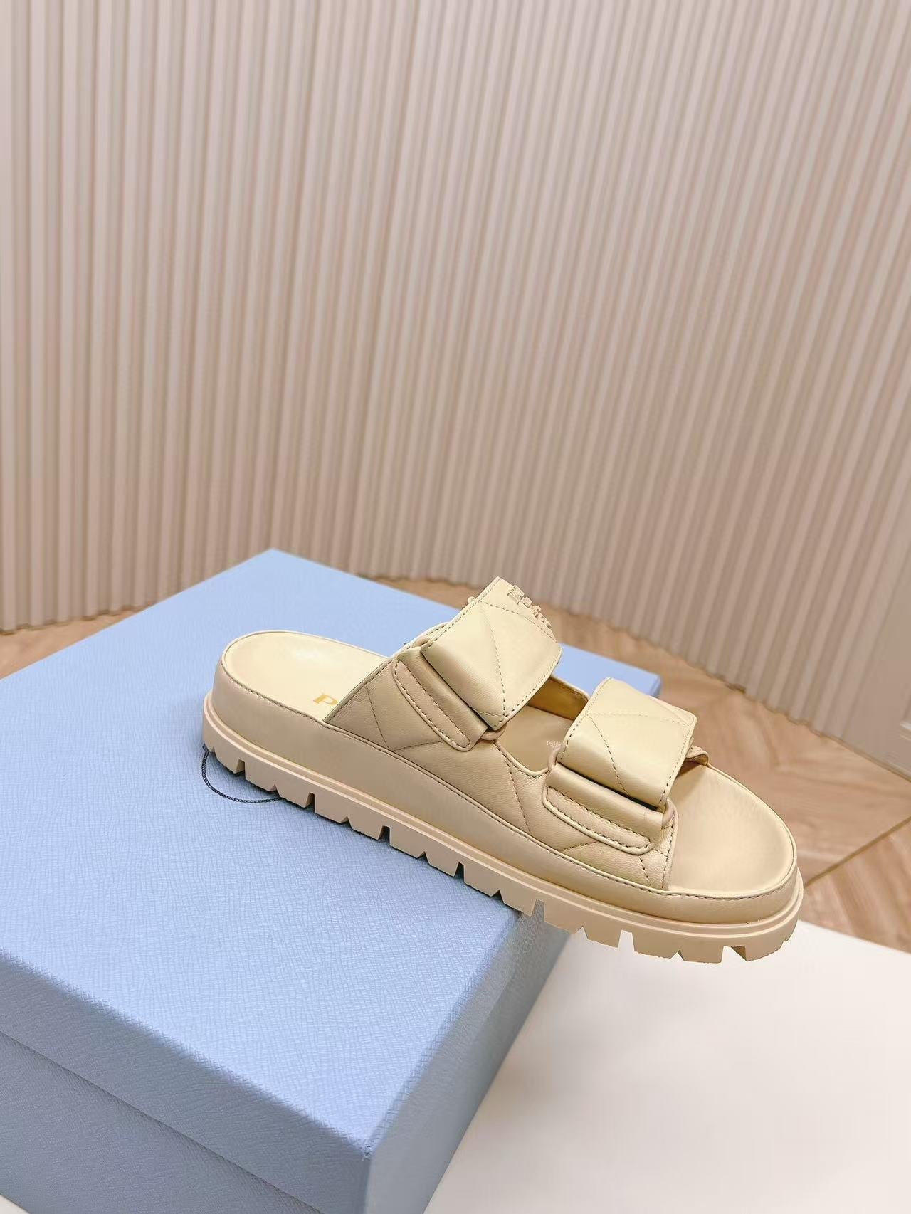 Padded Leather MULES Sandals Lambskin Beige