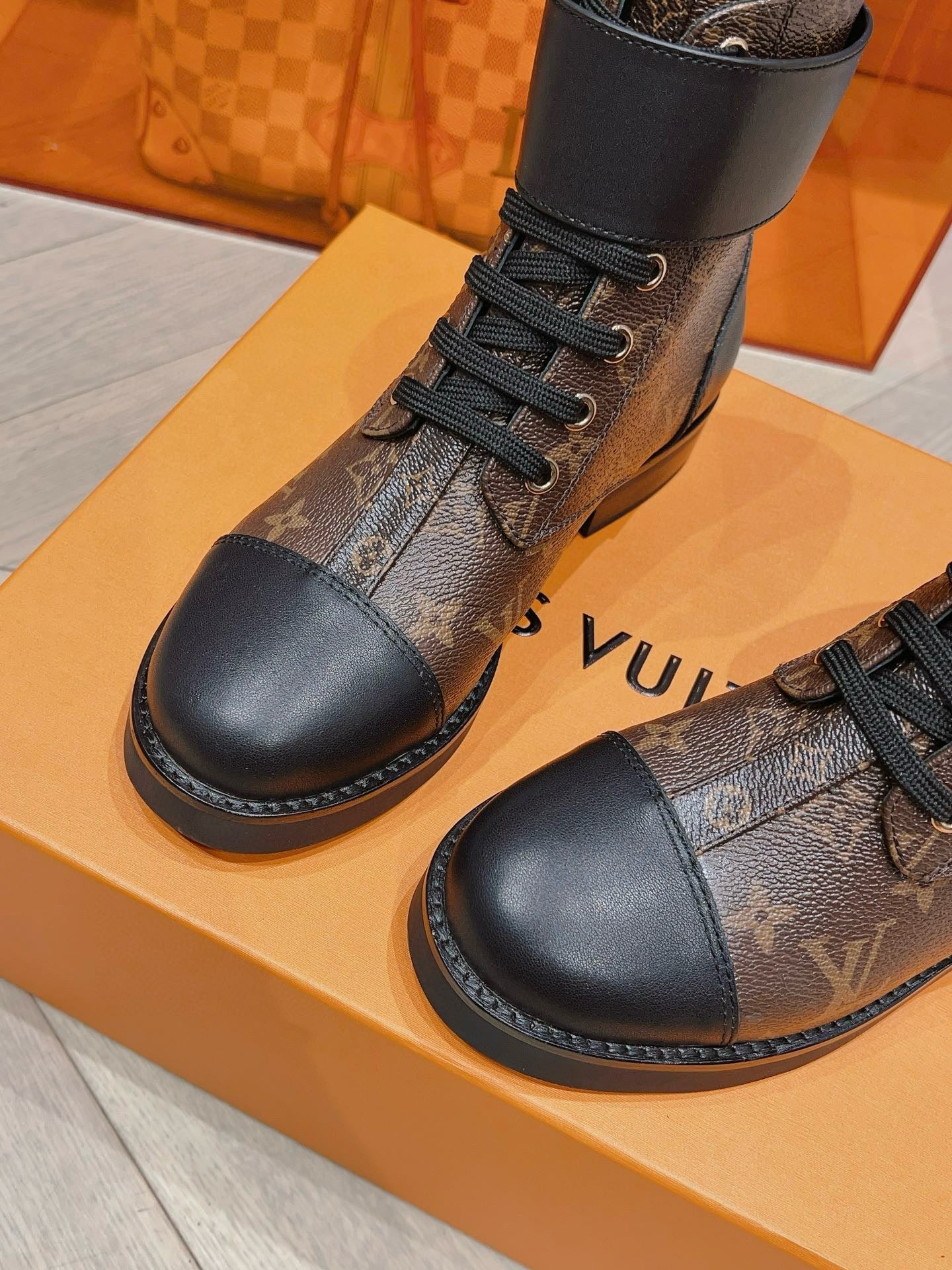 LV BOOTS IN BROWN MONOGRAM CANVAS MIX CALFSKIN