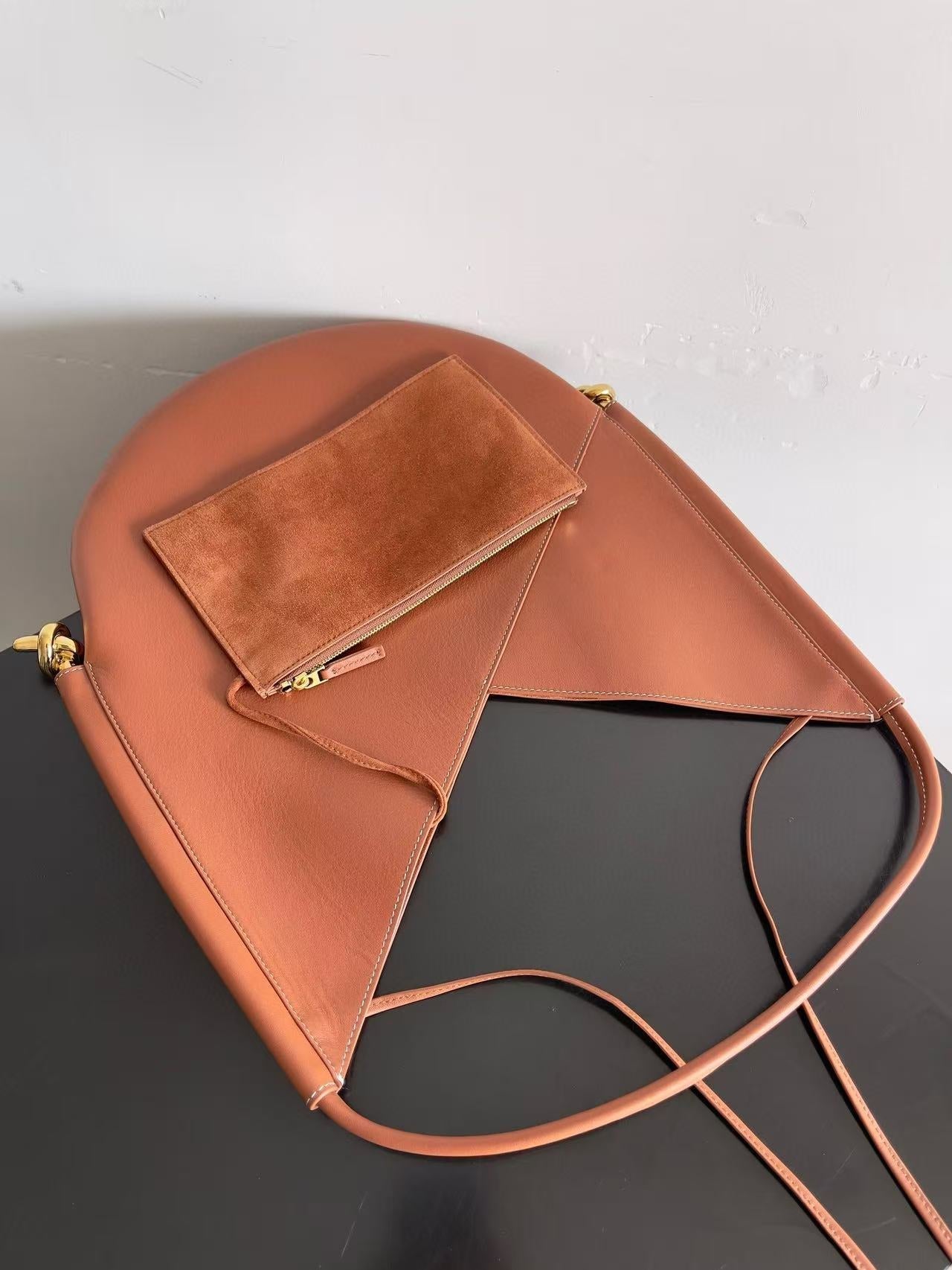 MEDIUM SOLSTICE 44 IN BROWN LAMBSKIN