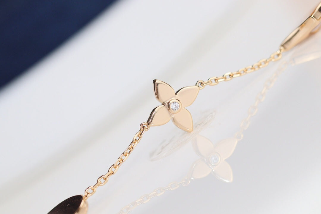 LV LEAF CLOVER BRACELET