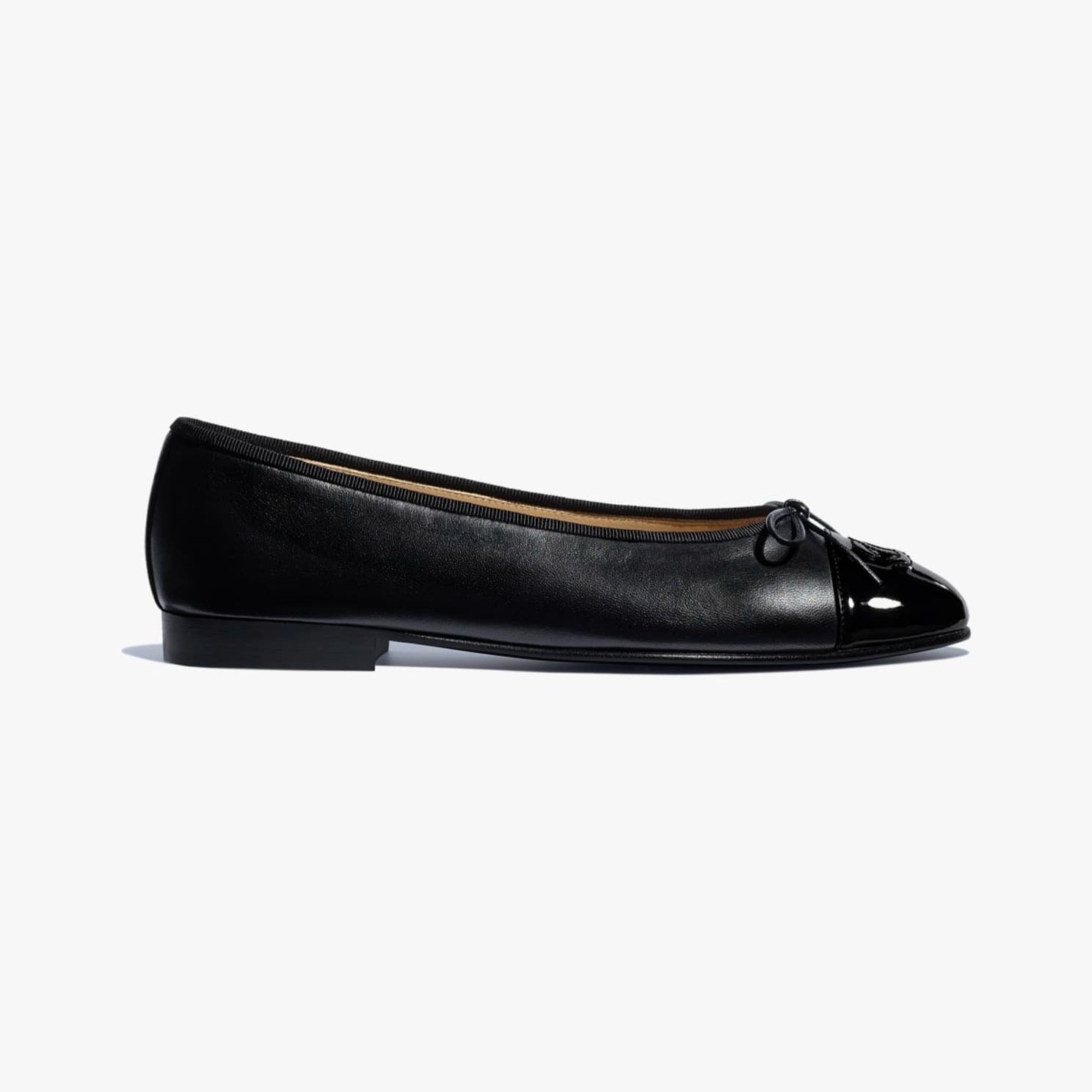 ballet-flats-black-lambskin-pate_b629725e-781b-4445-82df-c750e10396e3.jpg