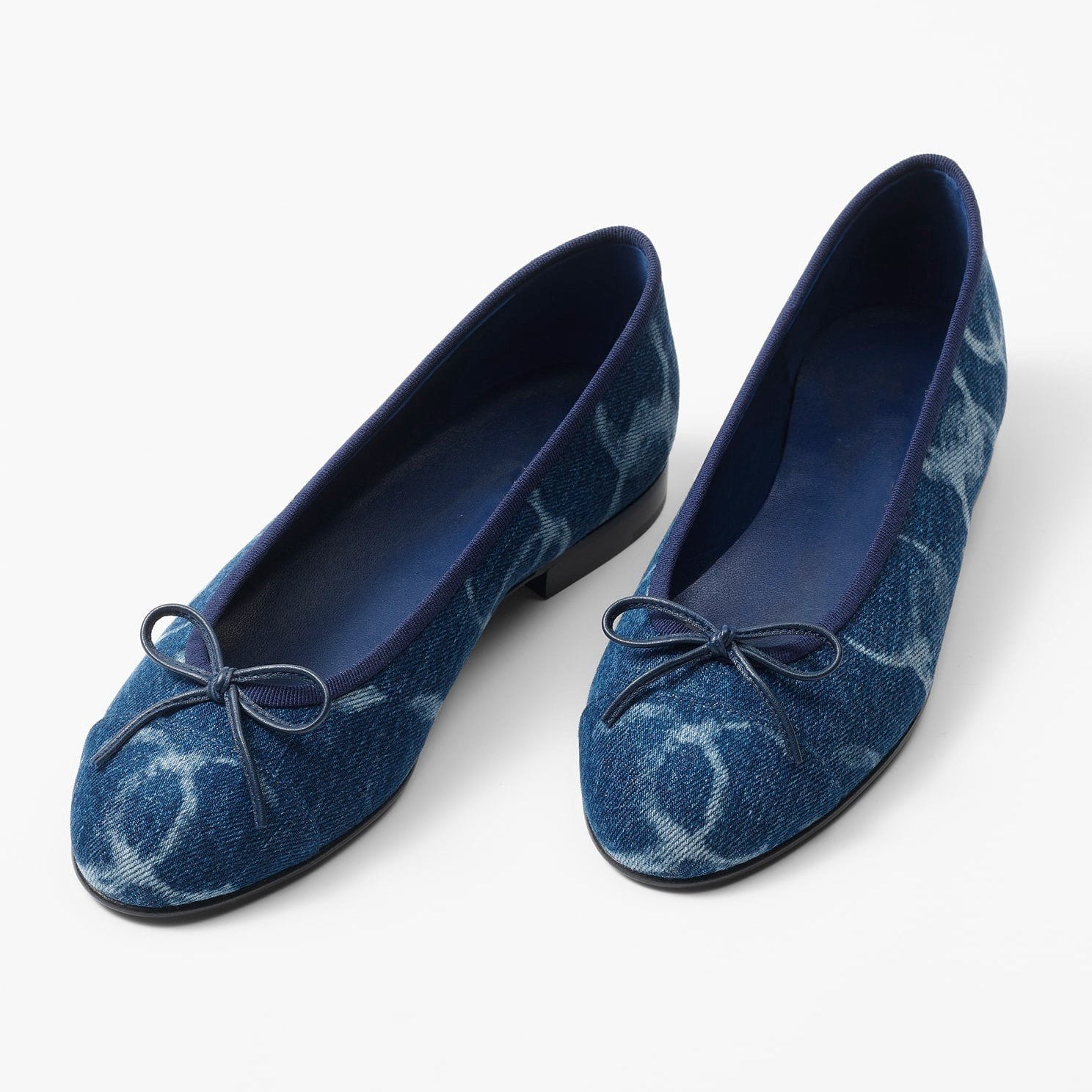 ballet-flats-dark-blue-white-pri_1_35ea8bfa-c389-43ce-8a8a-a7ab78b6d079.jpg