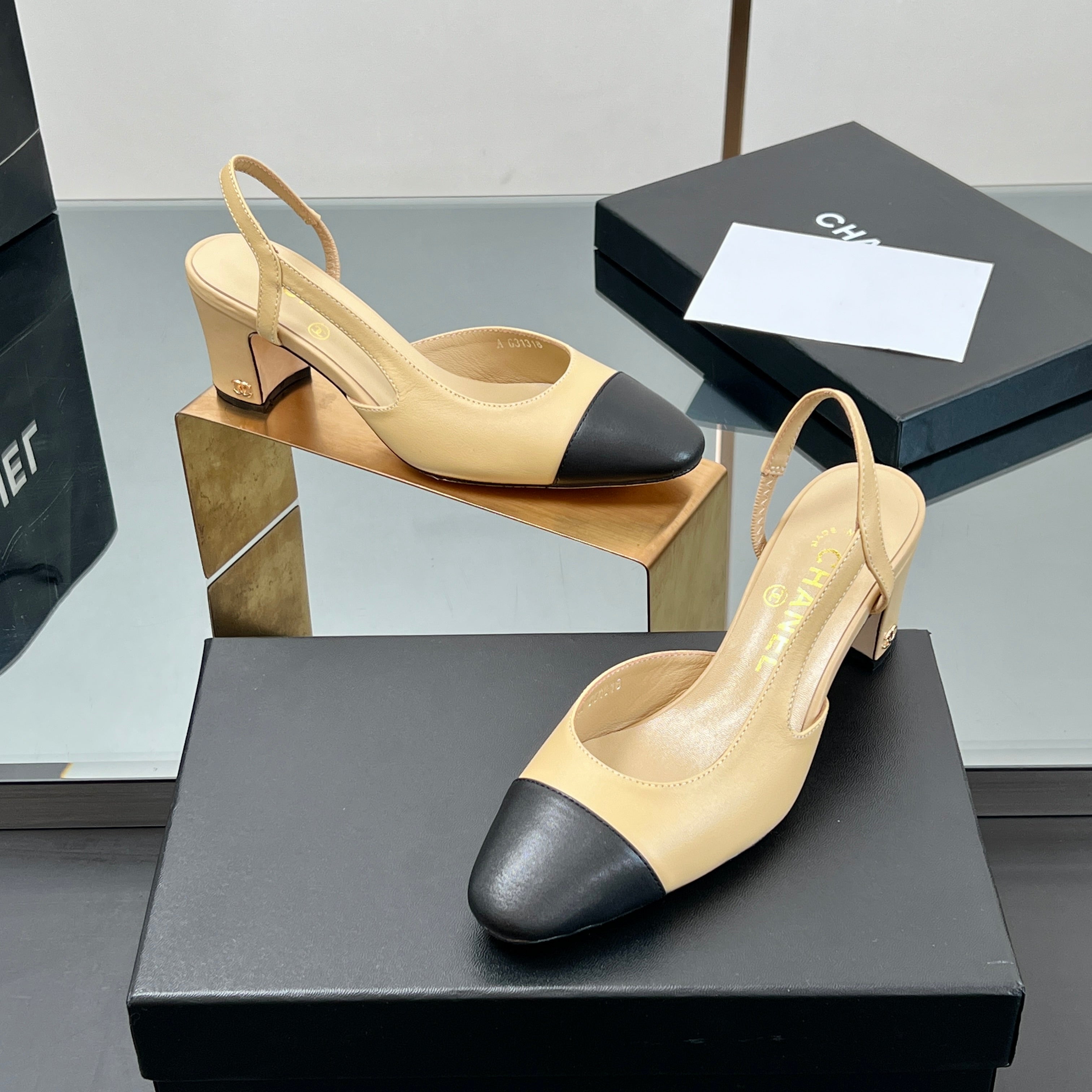 CC HIGH SLINGBACK 25S 65 MM IN BLACK MIX BEIGE LAMBSKIN