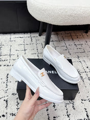 CHANEL 26S LOAFERS IN WHITE SMOOTH CALFSKIN WITH CC LOGO