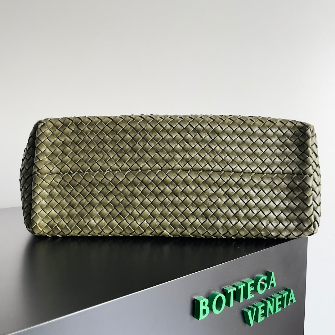 BOTTEGA VENETA 25S LARGE CABAT BAG 51 IN ARMY GREEN CALFSKIN GOLD HARDWARE