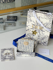 DIOR 25S 30 MONTAIGNE DAHLIA WALLET 11 IN LIGHT BLUE DIOR OBLIQUE JACQUARD