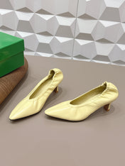 BOTTEGA VENETA 26S HIGH HEELS 40 MM IN LIGHT YELLOW CALFSKIN
