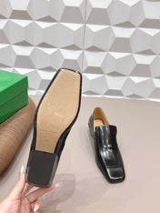 BOTTEGA VENETA 26S VENTURA LOAFERS 40 MM BLACK GLOSSY CALFSKIN