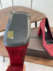 ALAIA 26S SQUARE-TOE HIGH HEELS 95 MM IN RED PONY HAIR