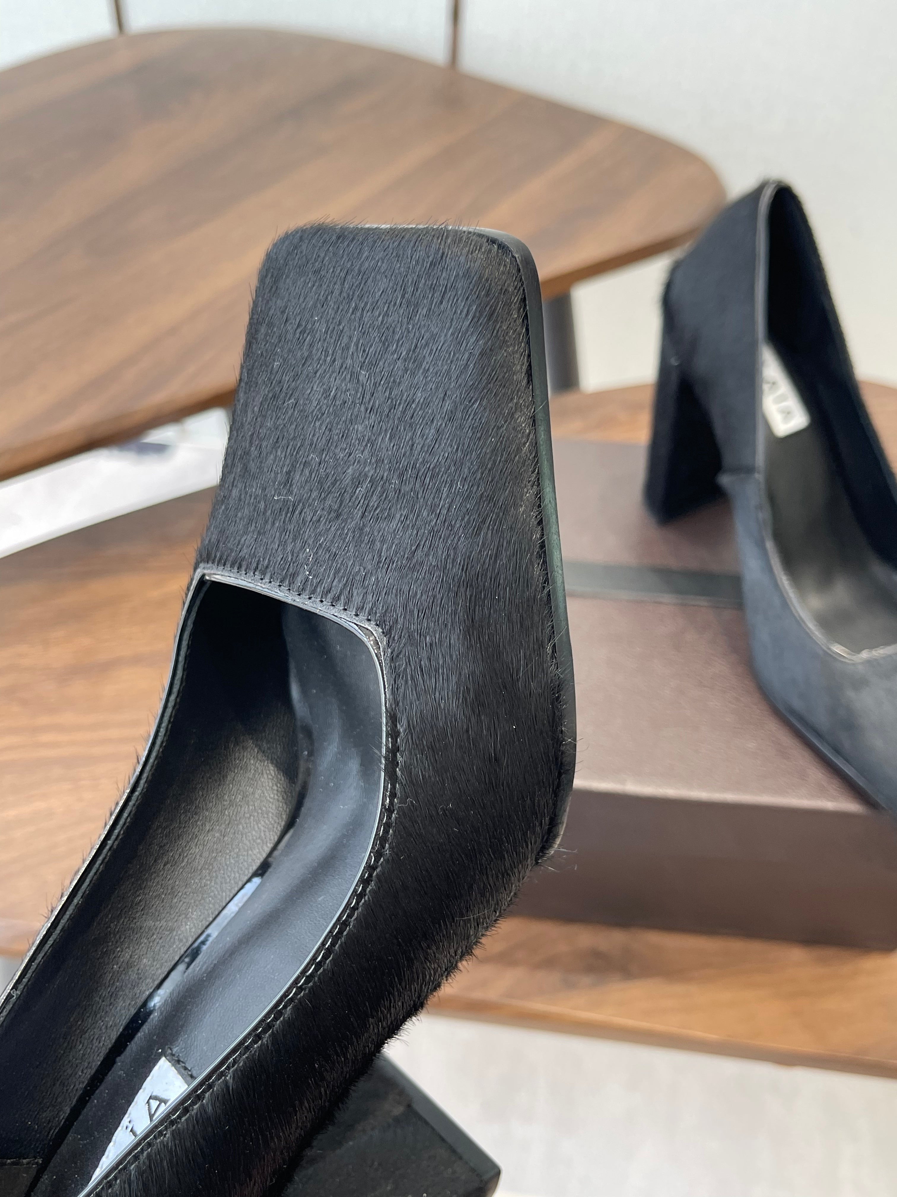 ALAIA 26S SQUARE-TOE HIGH HEELS 95 MM IN BLACK PONY HAIR