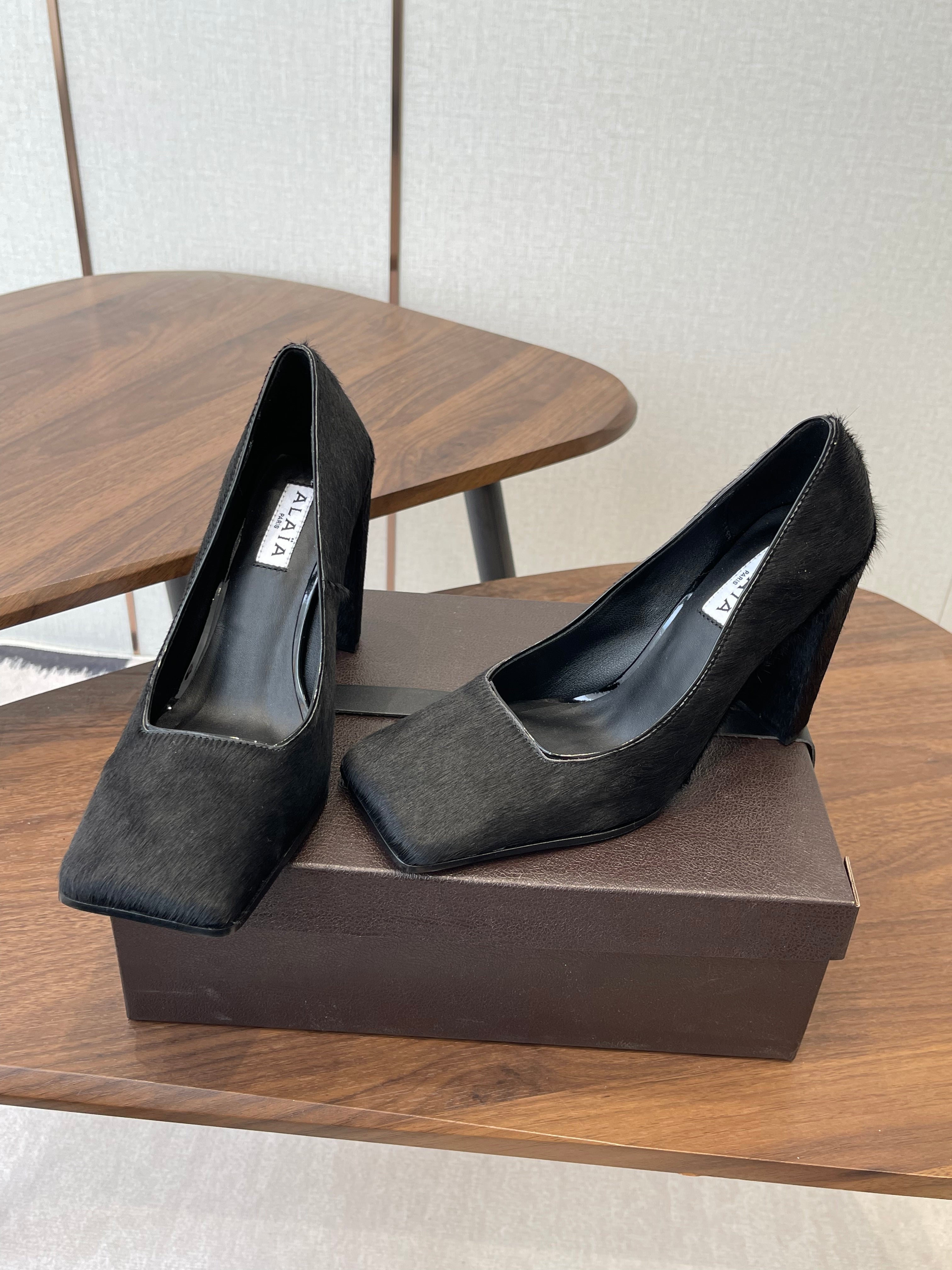ALAIA 26S SQUARE-TOE HIGH HEELS 95 MM IN BLACK PONY HAIR