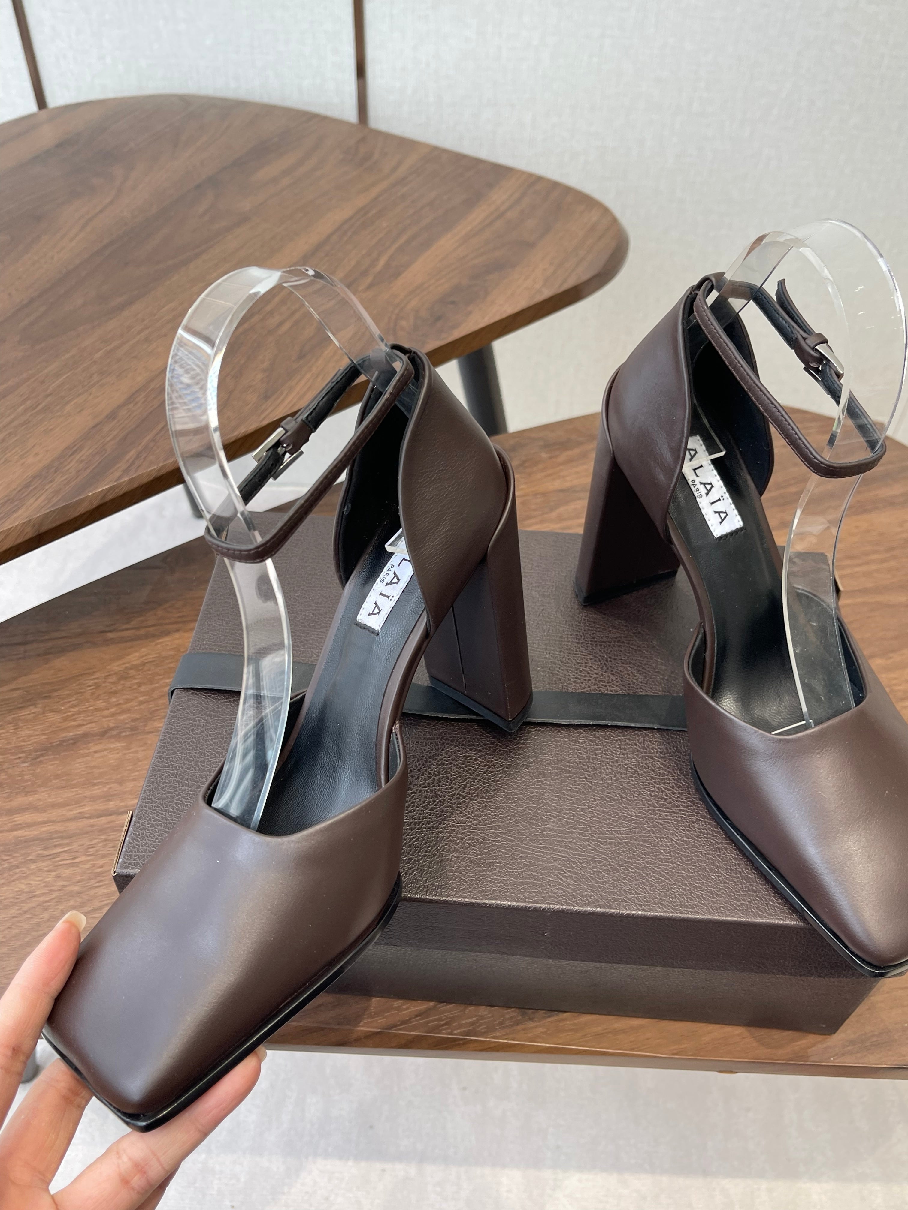 ALAIA 26S SQUARE-TOE HIGH HEELS 95 MM IN DARK BROWN CALFSKIN