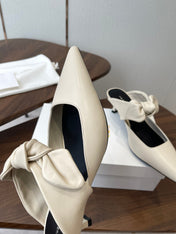 THE ROW 26S SLINGBACK POINTED HEELS IN CREAM WHITE CALFSKIN WITH BOW