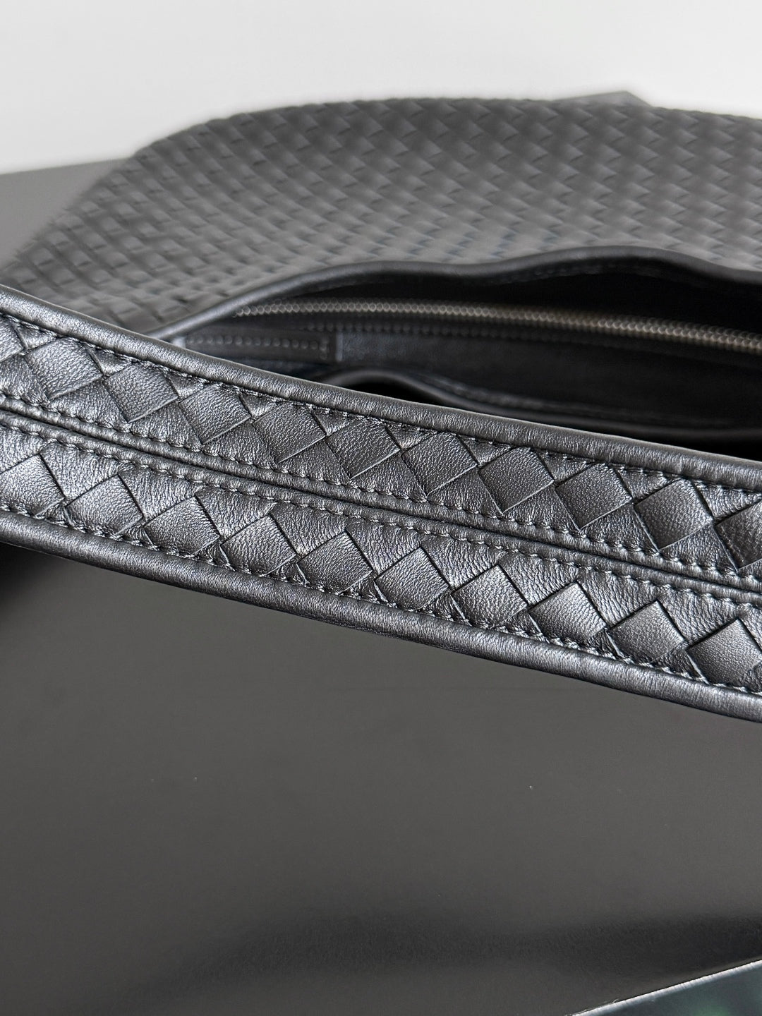 BOTTEGA VENETA 25S LARGE VENETO BAG 38 IN BLACK CALFSKIN SILVER HARDWARE